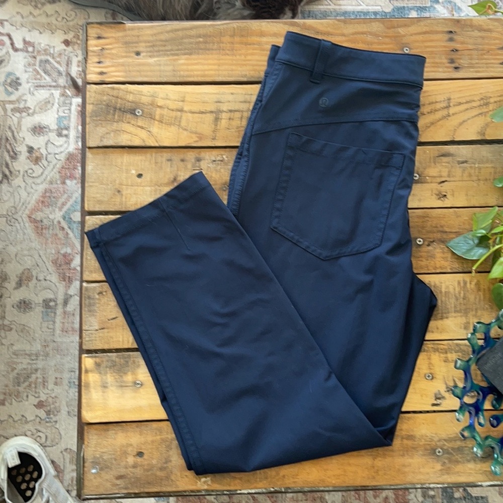 Lululemon women’s city sleek 7/8 pant size 12